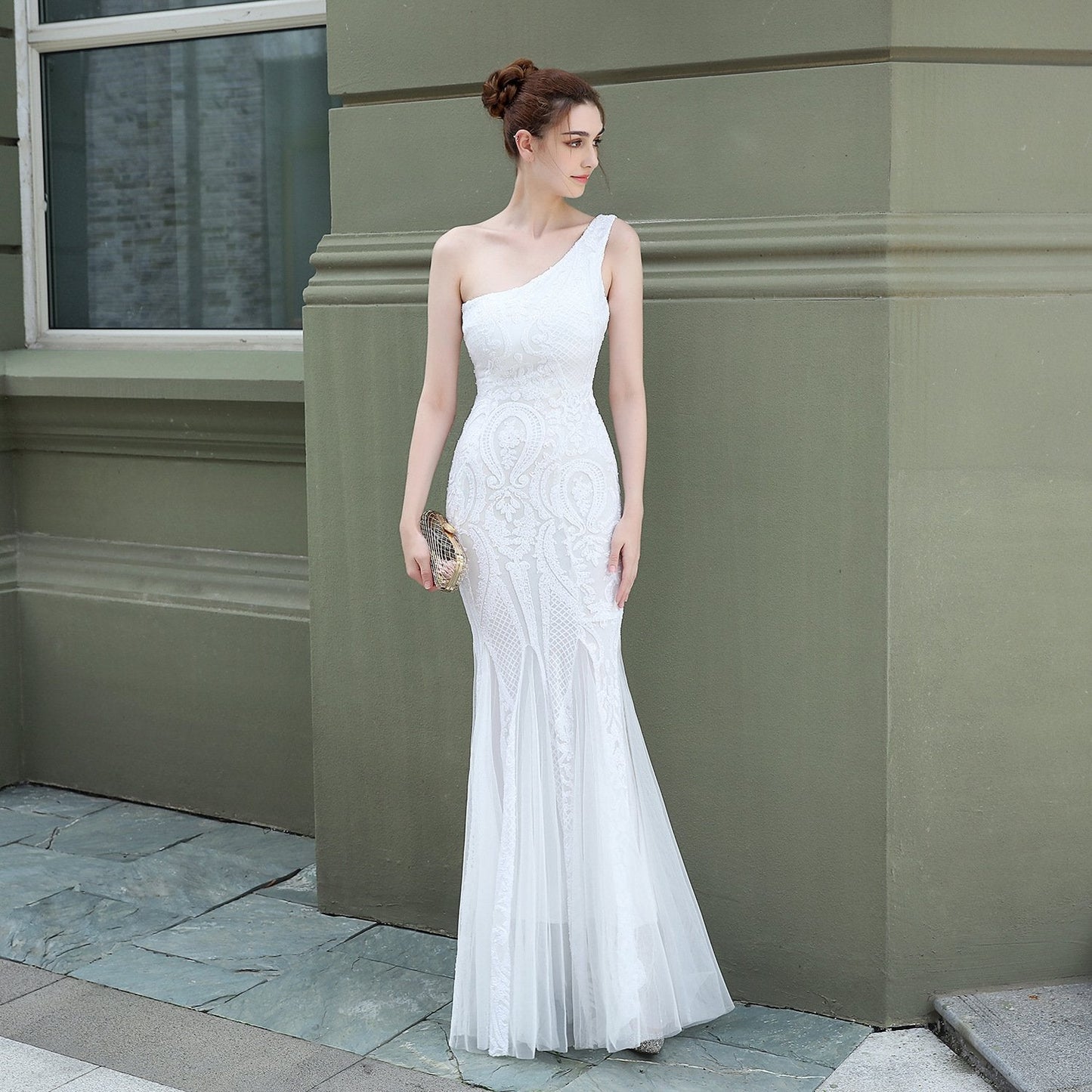 Backless Fishtail Evening Dress with Waist Detail I Ideal for All Seasons